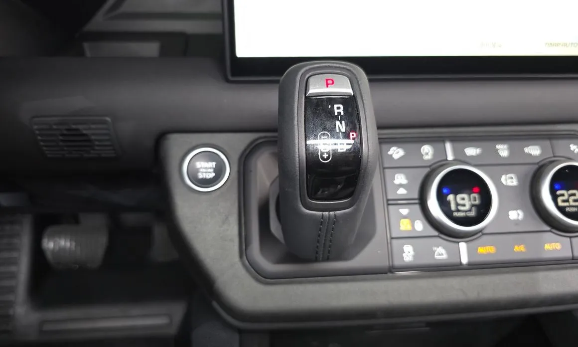 Land Rover Defender 2025 из KR, фото 7