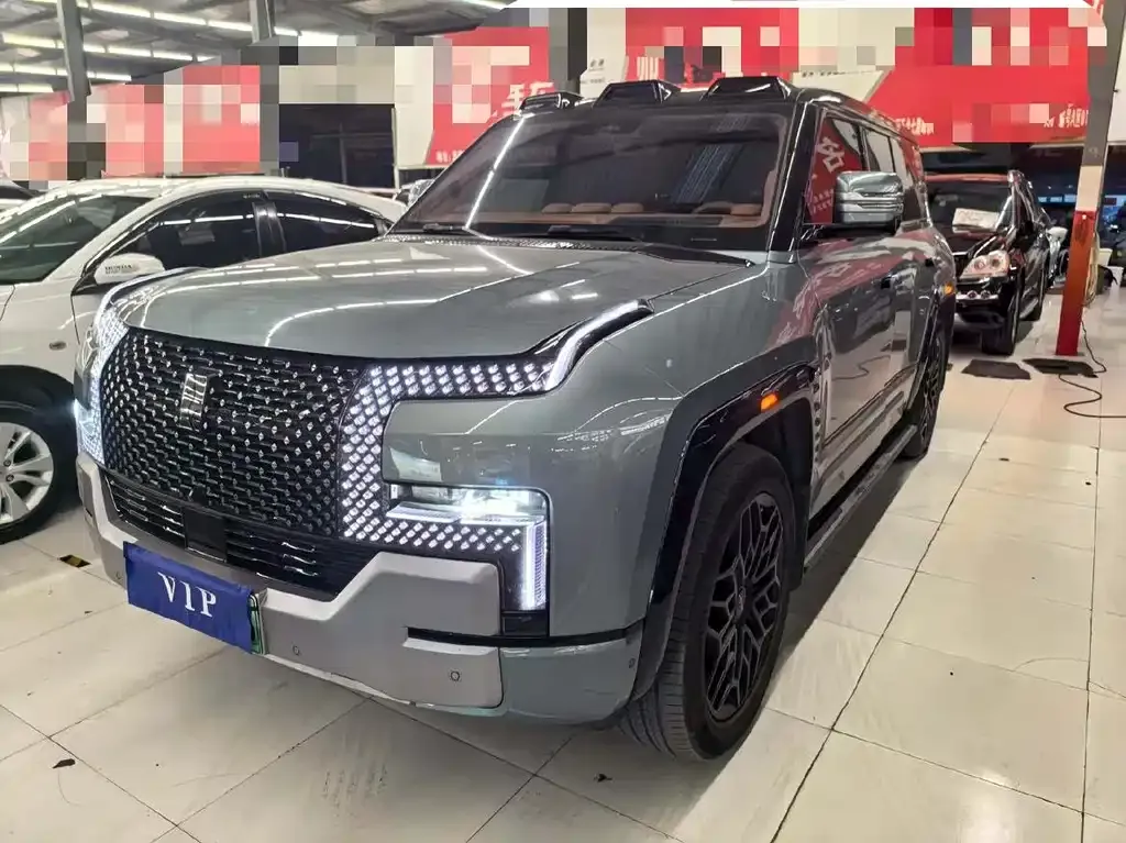 Yangwang U8