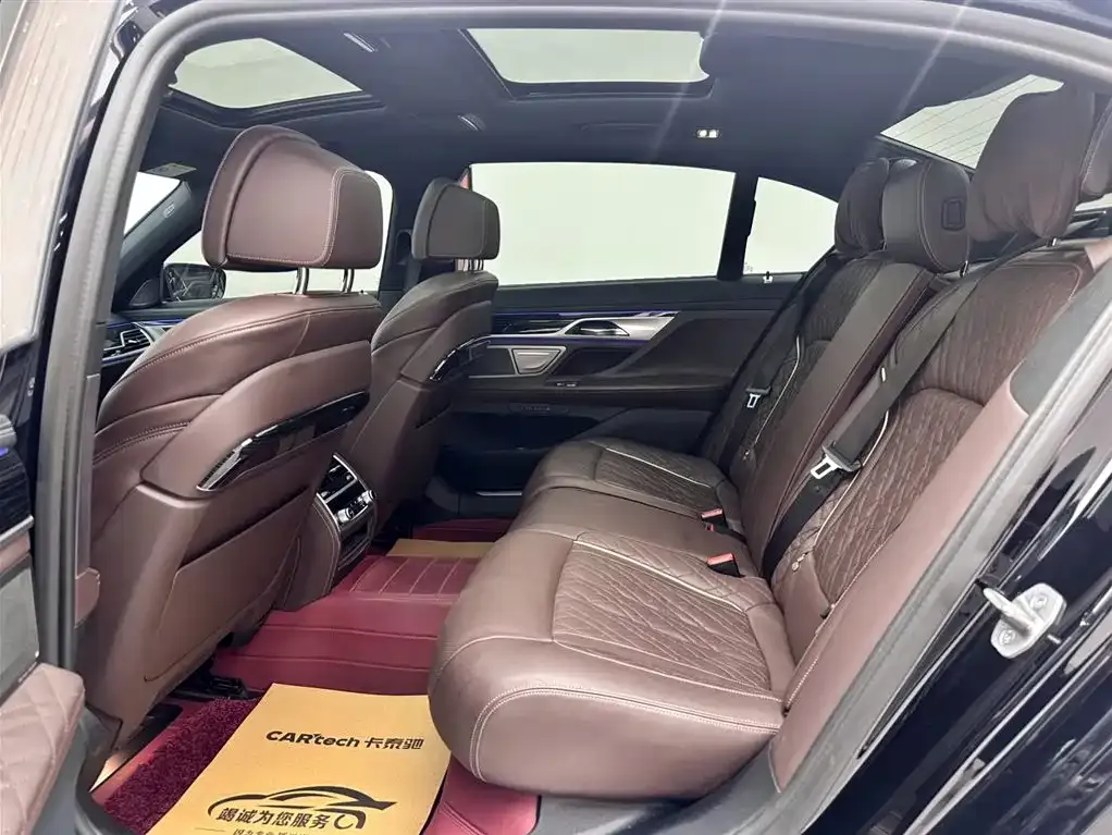 BMW 7 Series 2022 из CN, фото 10
