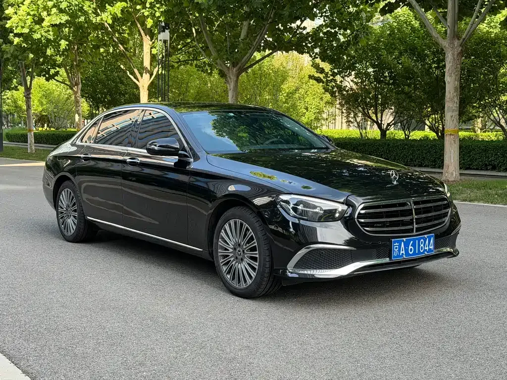 Mercedes-Benz E-Class — фото 4