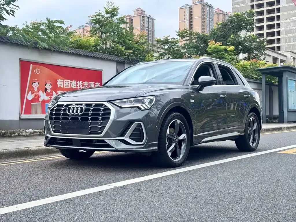 Audi Q3 — фото 1
