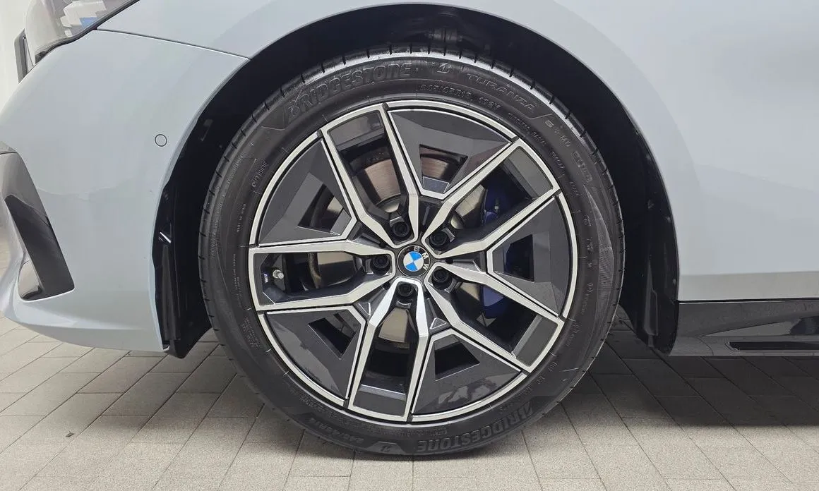 BMW 5-Series 2026 из KR, фото 7