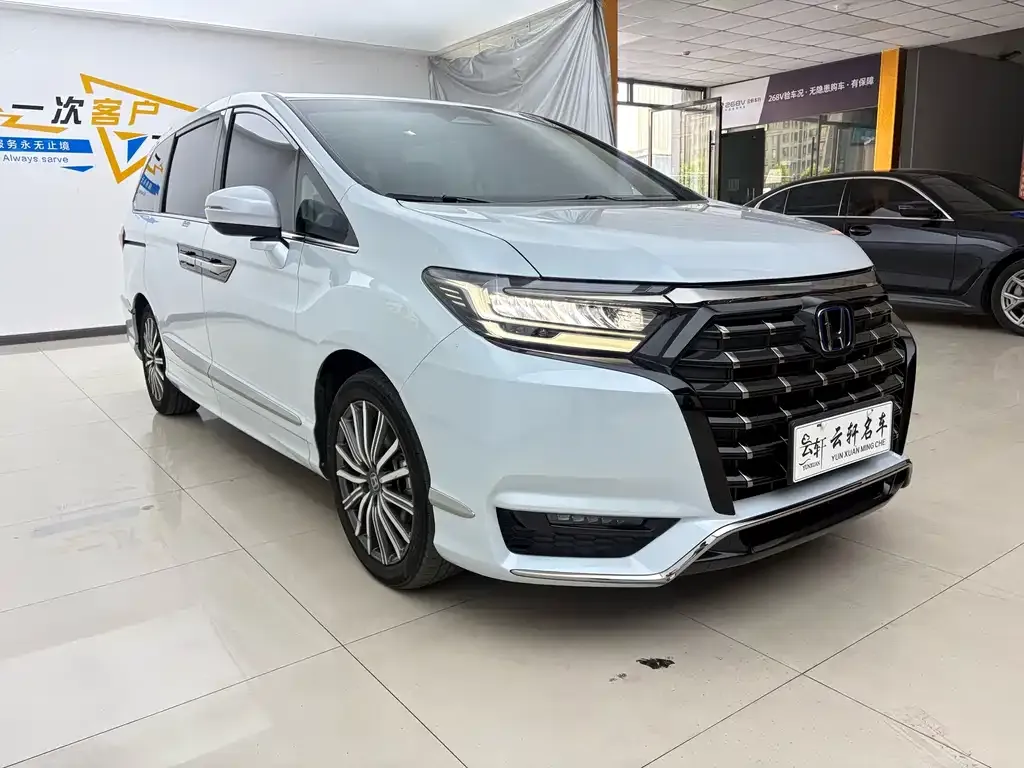 Honda Elysion 2024 из CN, фото 10