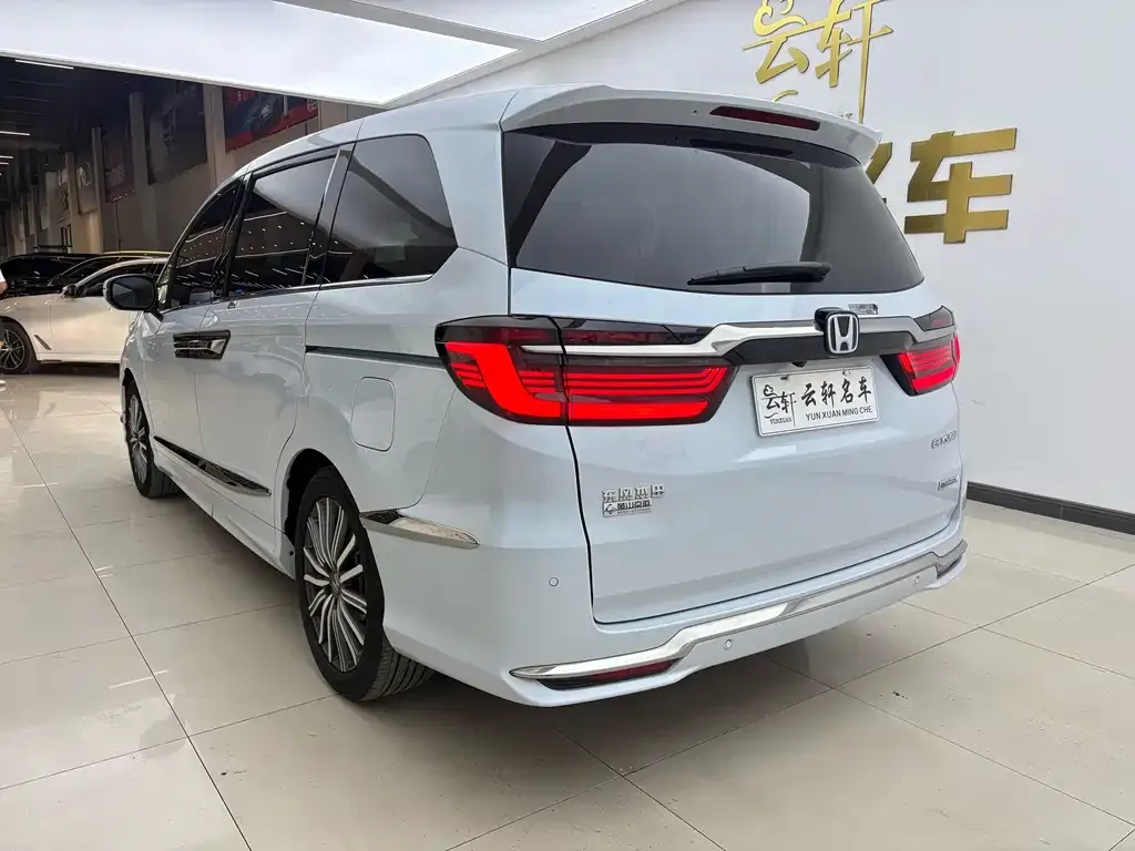 Honda Elysion 2024 из CN, фото 8
