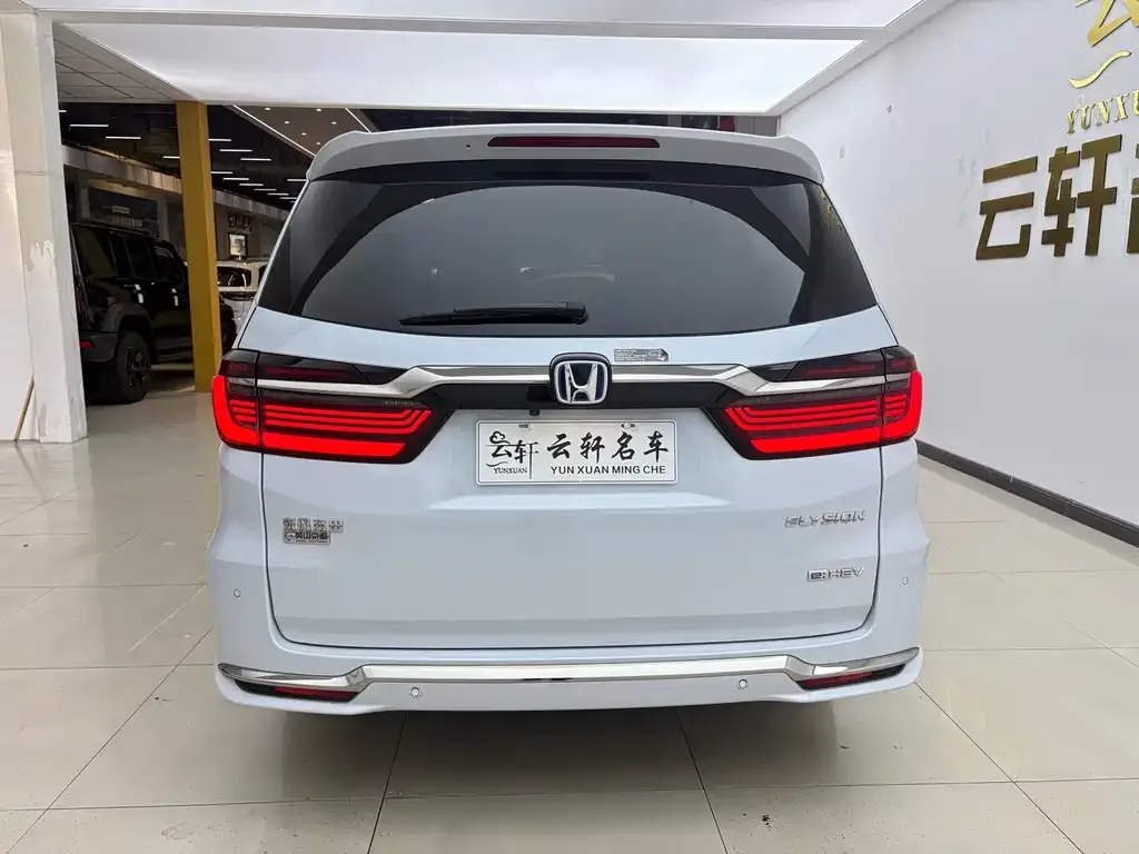 Honda Elysion 2024 из CN, фото 2