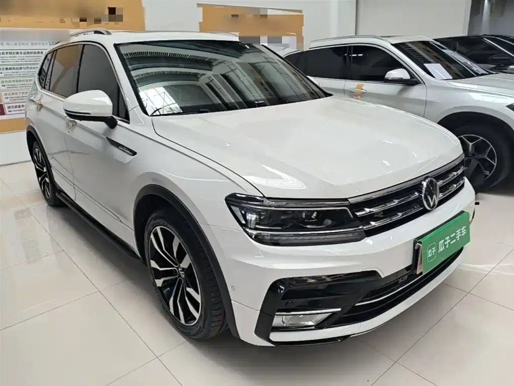 Volkswagen Tiguan L — фото 8