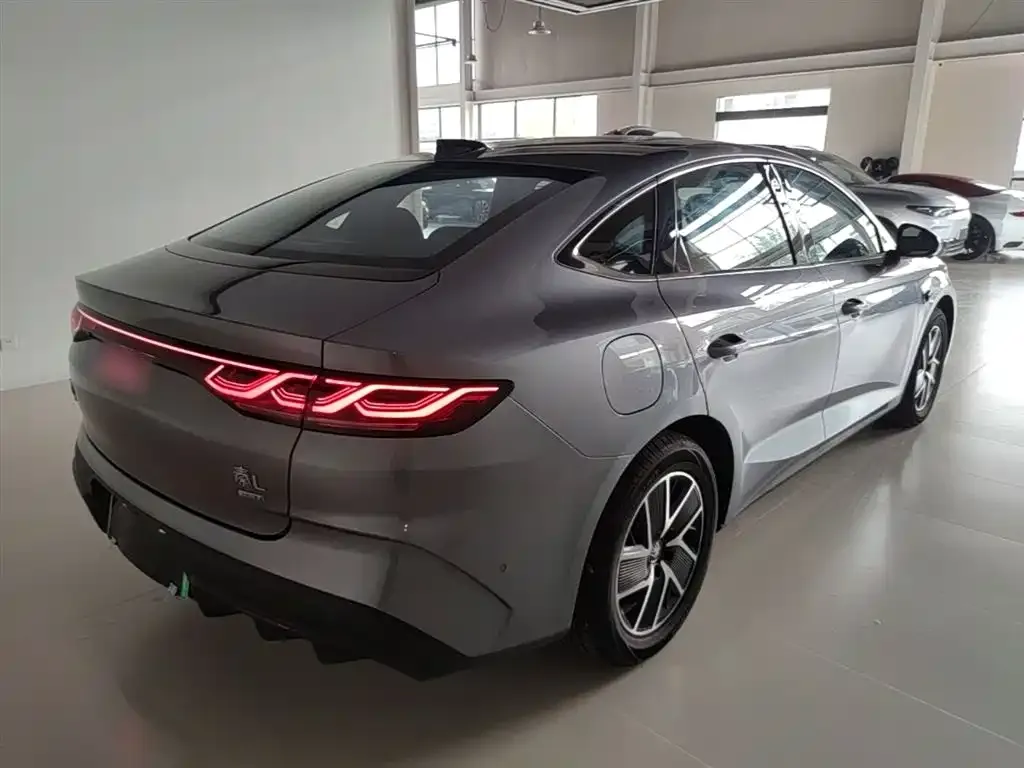 BYD Qin L — фото 8