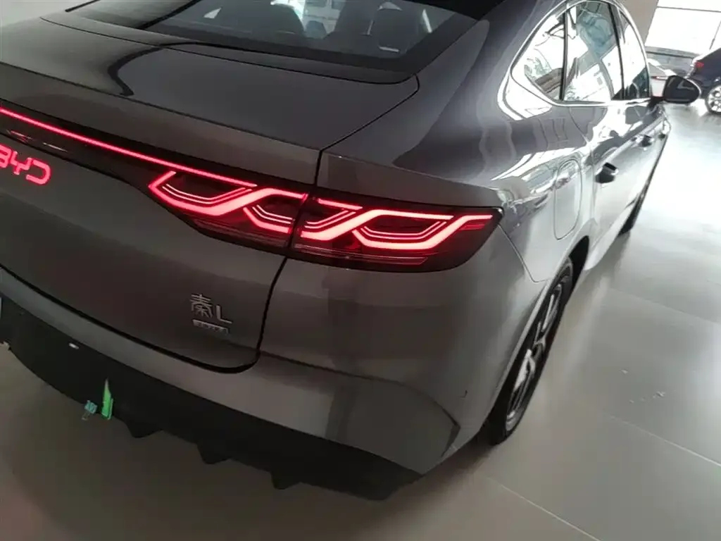 BYD Qin L — фото 6
