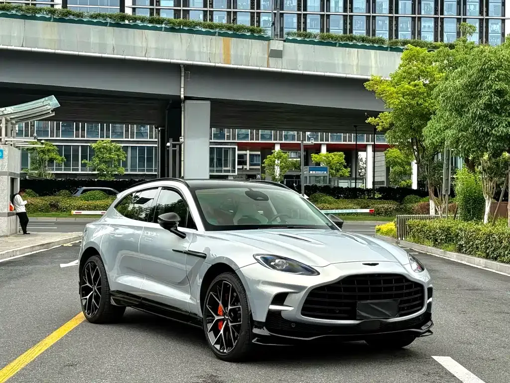 Aston Martin DBX — фото 7