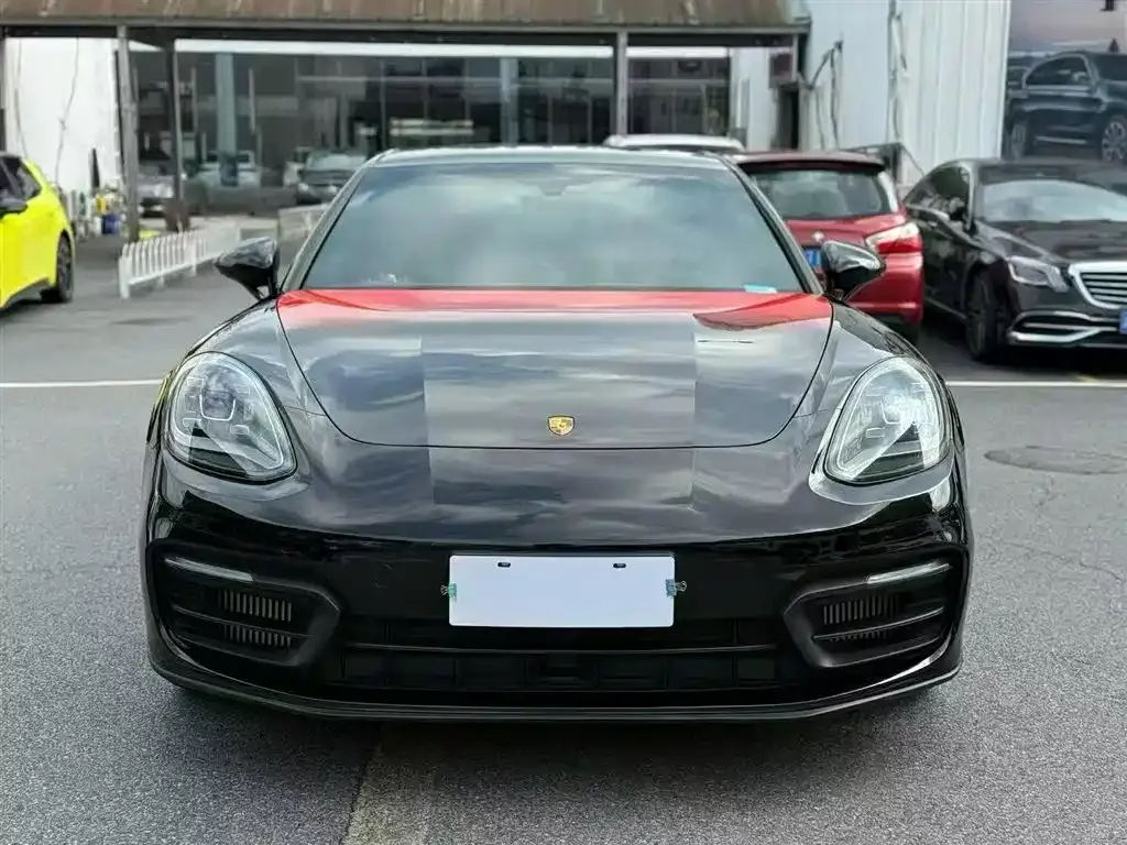 Porsche Panamera — фото 1
