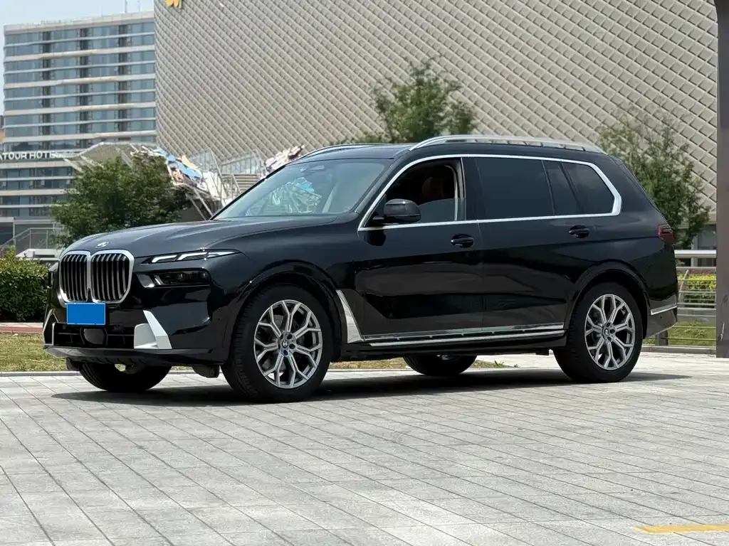 BMW X7 — фото 1