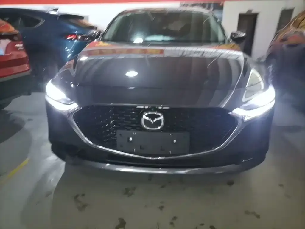 Mazda 3 Axela — фото 10