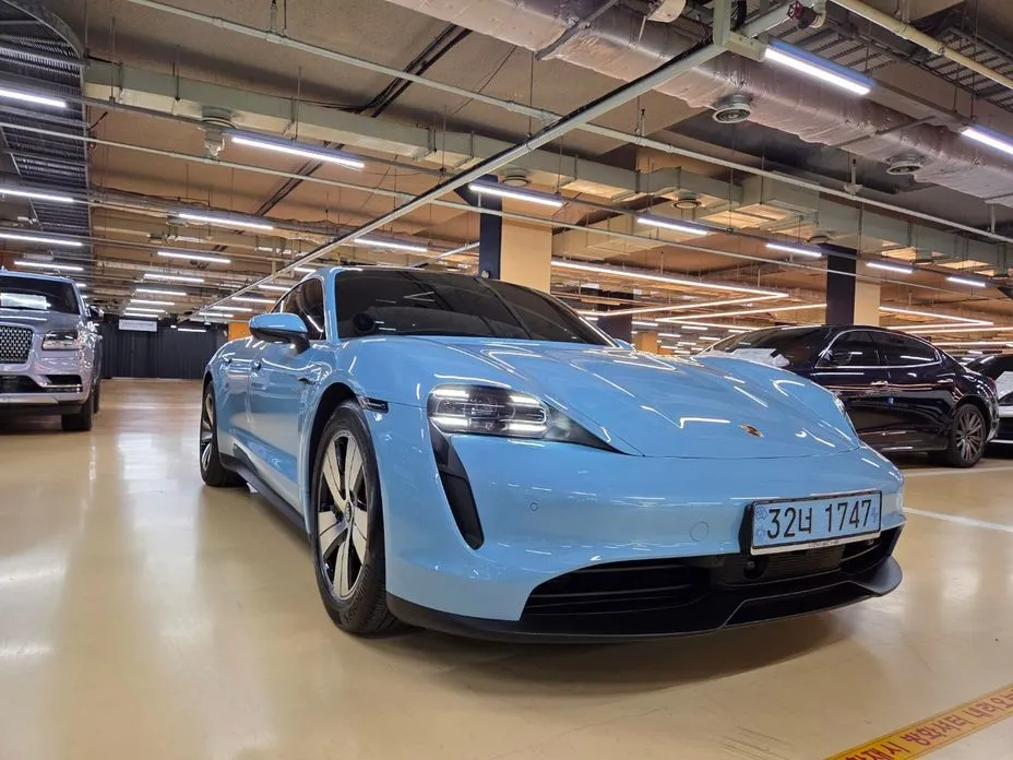 Porsche Taycan 2021 из KR, фото 3