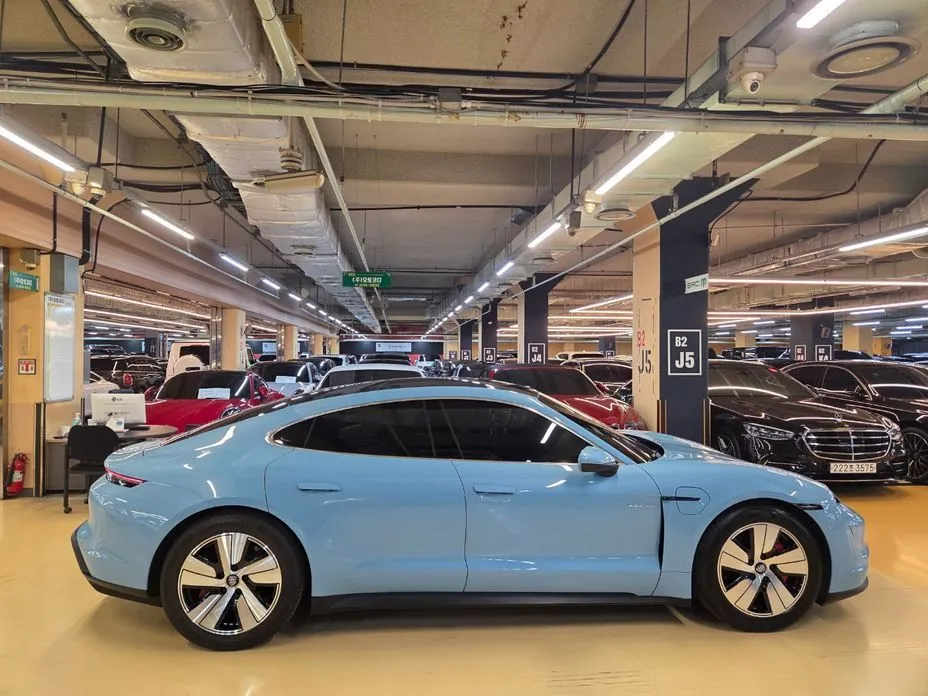 Porsche Taycan 2021 из KR, фото 7