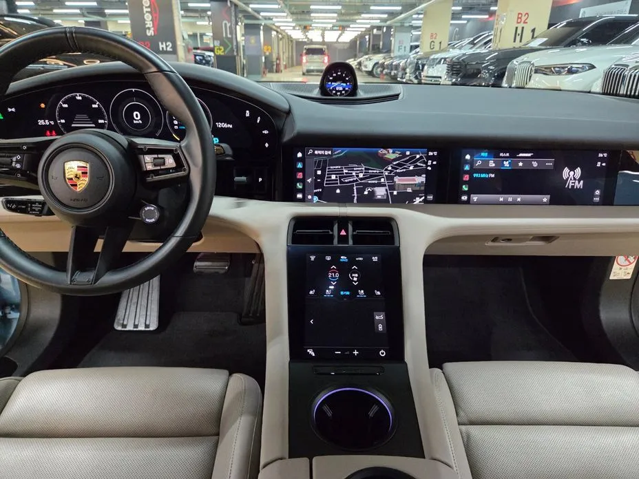 Porsche Taycan 2021 из KR, фото 9