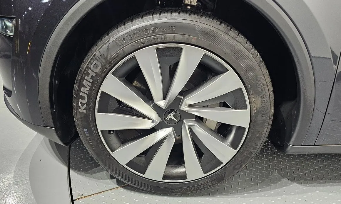 Tesla Model Y 2025 из KR, фото 8