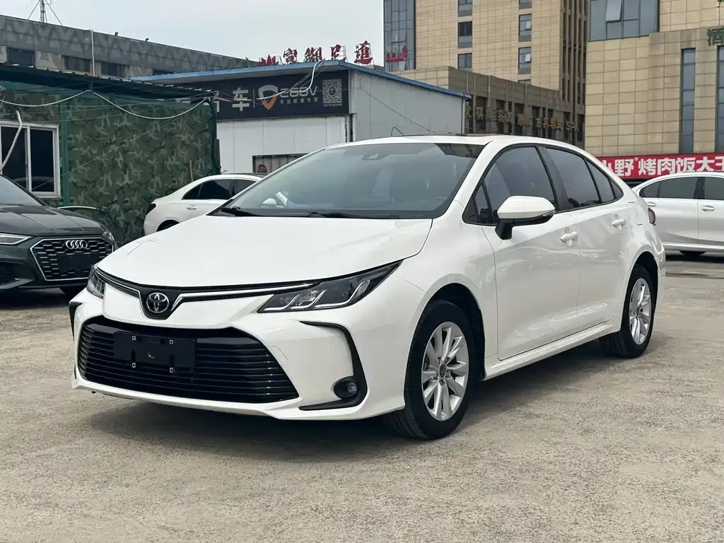 Toyota Corolla — фото 1