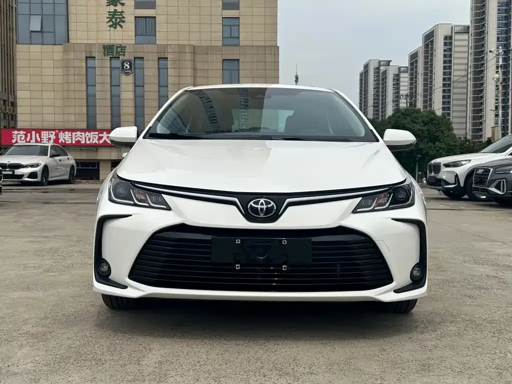 Toyota Corolla — фото 3