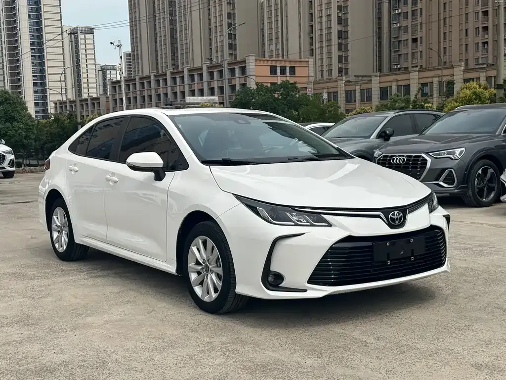 Toyota Corolla — фото 10
