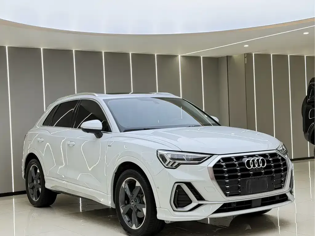 Audi Q3 — фото 8