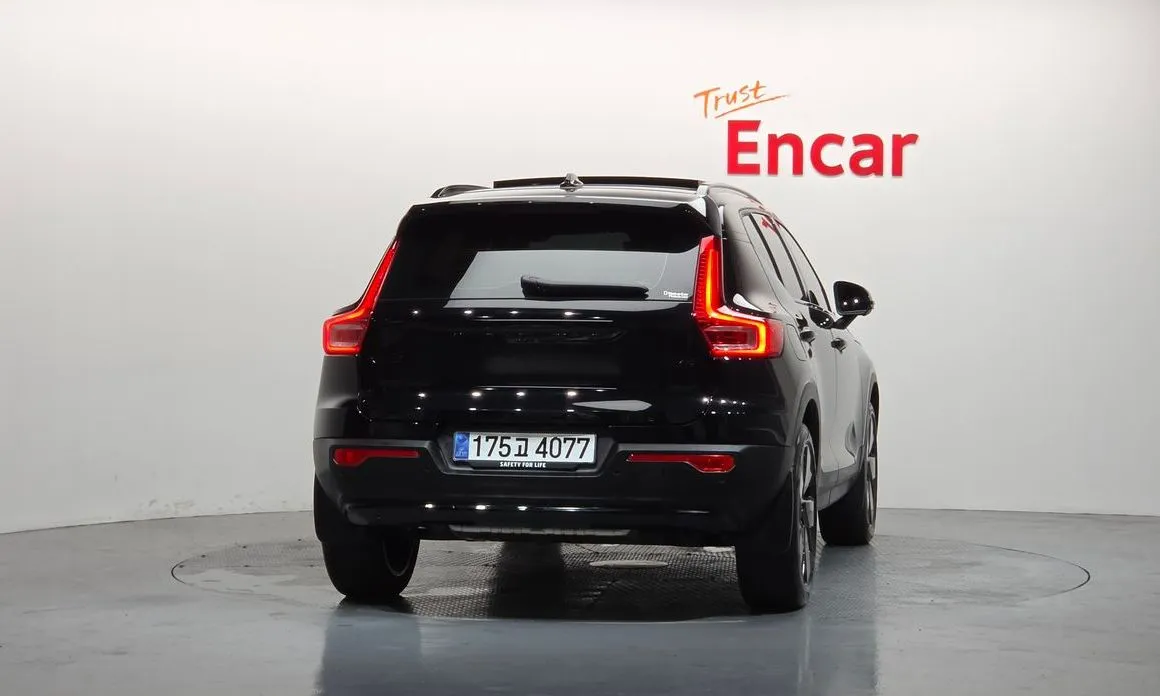 Volvo XC40 2025 из KR, фото 2