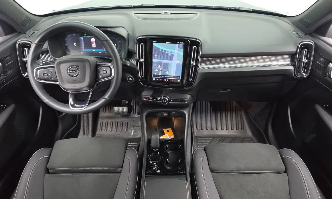 Volvo XC40 2025 из KR, фото 8
