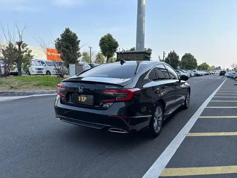 Honda Accord — фото 6