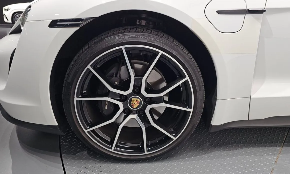 Porsche Taycan 2023 из KR, фото 6