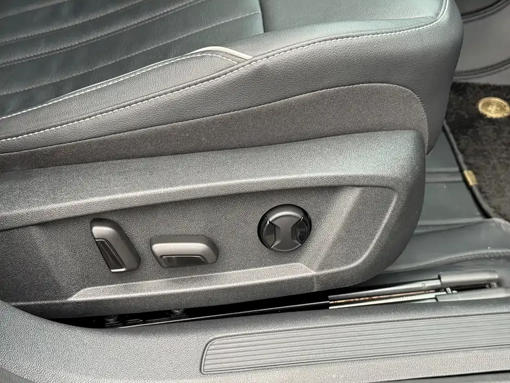 Volkswagen Passat — фото 10