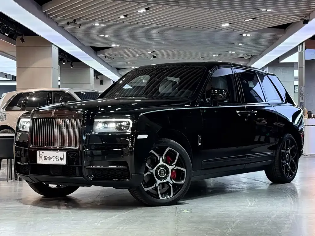 Rolls-Royce Cullinan — фото 1
