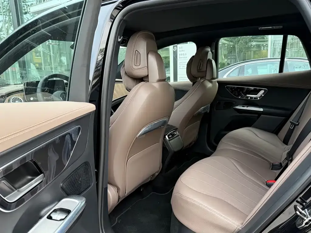 Mercedes-Benz EQE SUV — фото 6