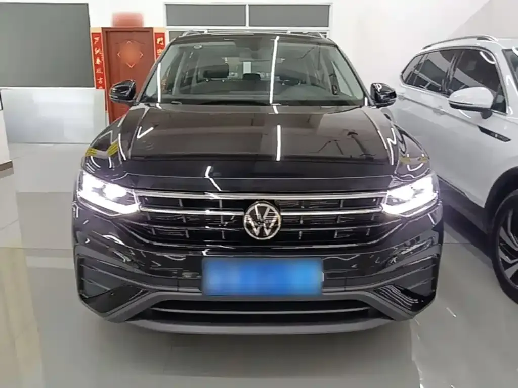 Volkswagen Tiguan L — фото 7