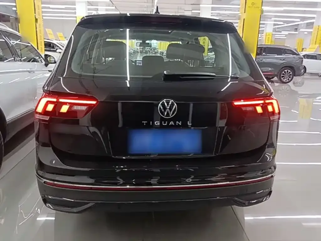 Volkswagen Tiguan L — фото 4