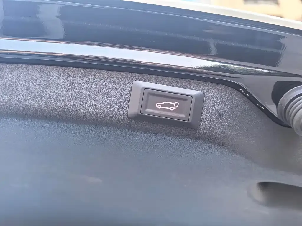 Tesla Model 3 — фото 6