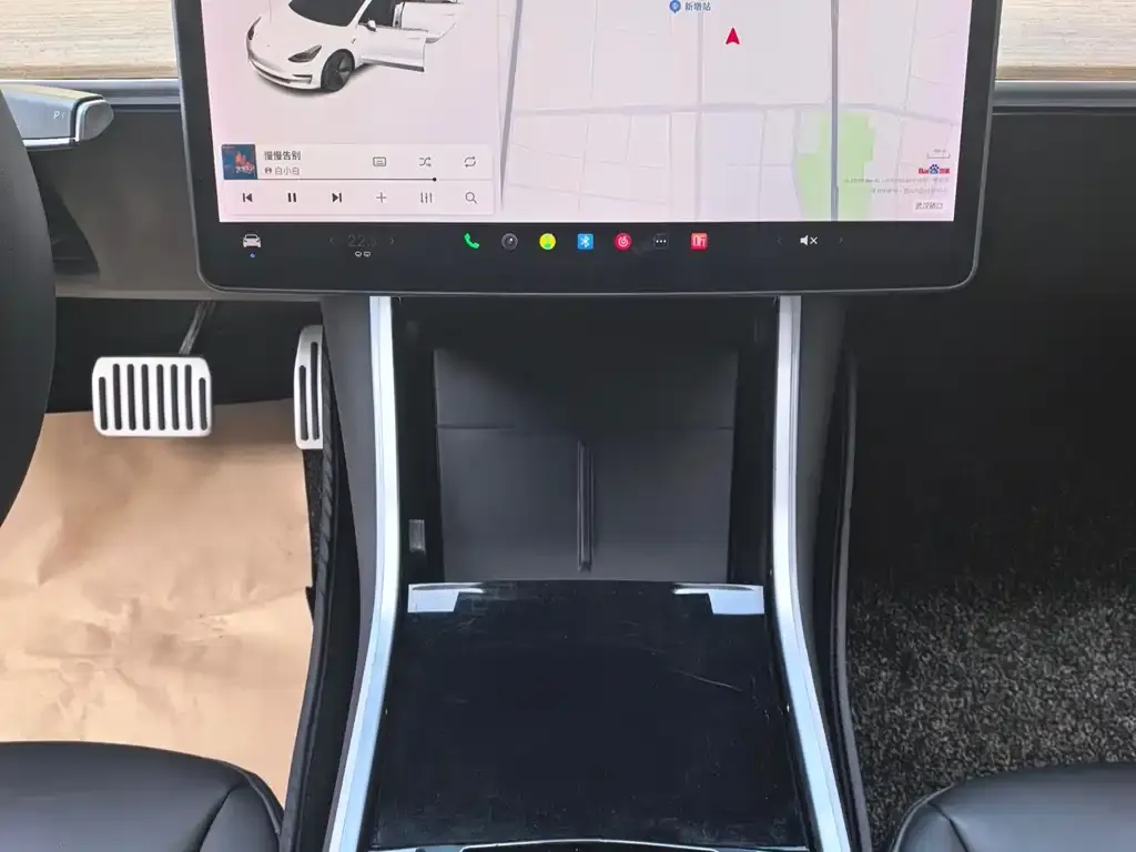 Tesla Model 3 — фото 7