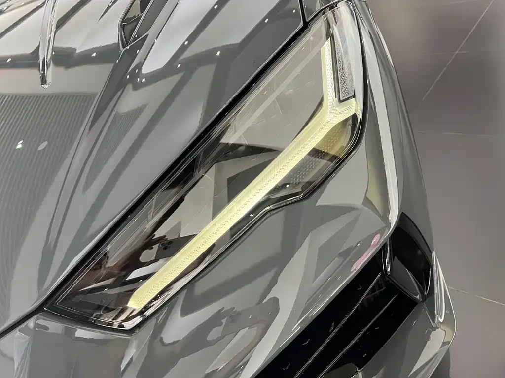 Lamborghini Urus — фото 8