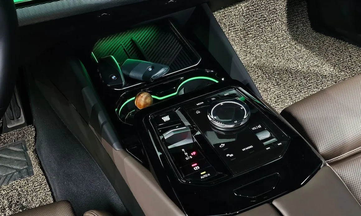 BMW 5-Series 2025 из KR, фото 10