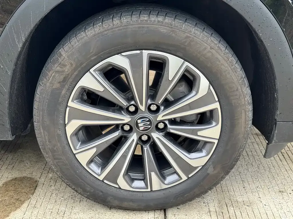 Buick Envision Plus — фото 7
