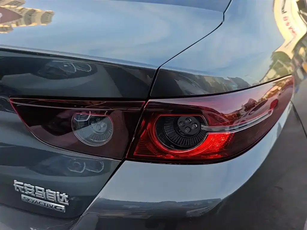 Mazda 3 Axela — фото 3