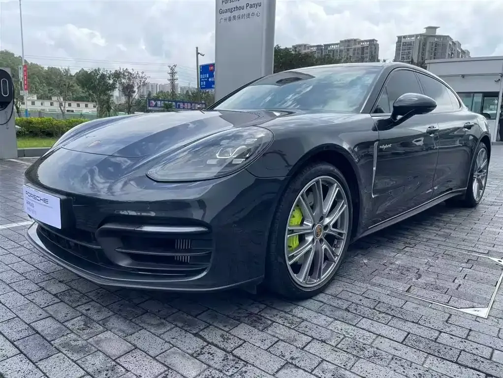 Porsche Panamera Hybrid — фото 1