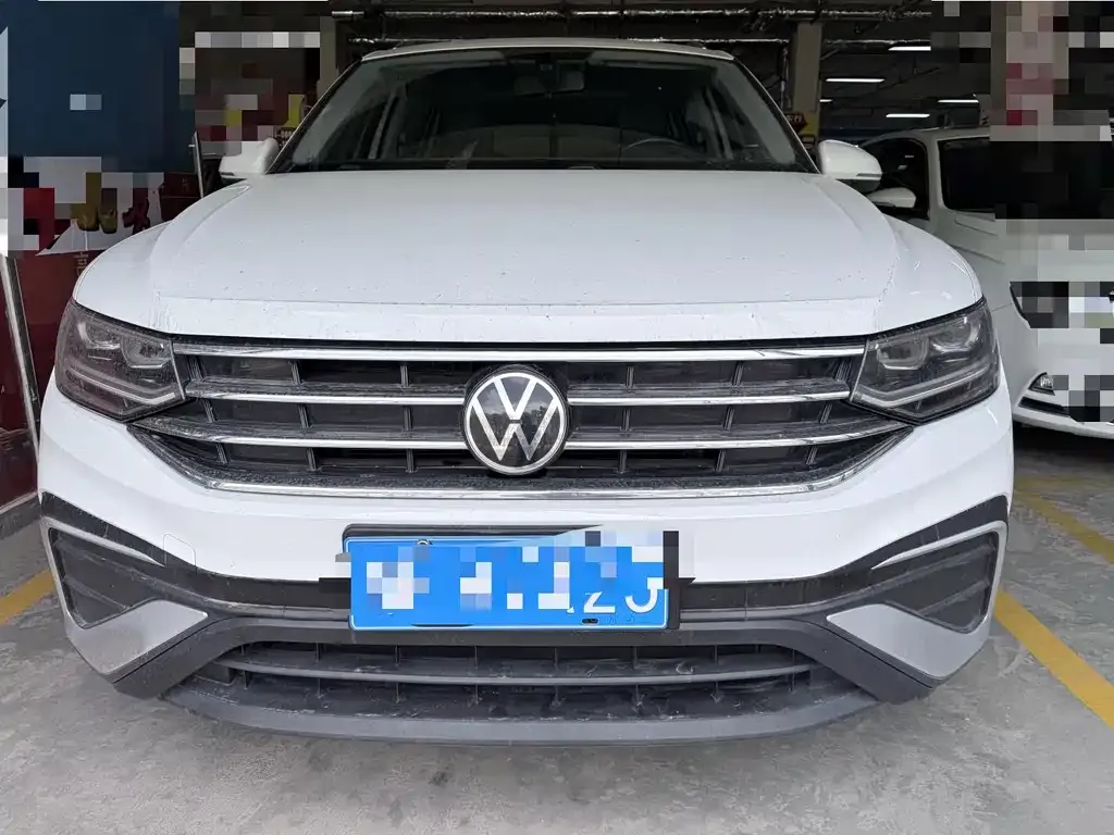 Volkswagen Tiguan L — фото 3