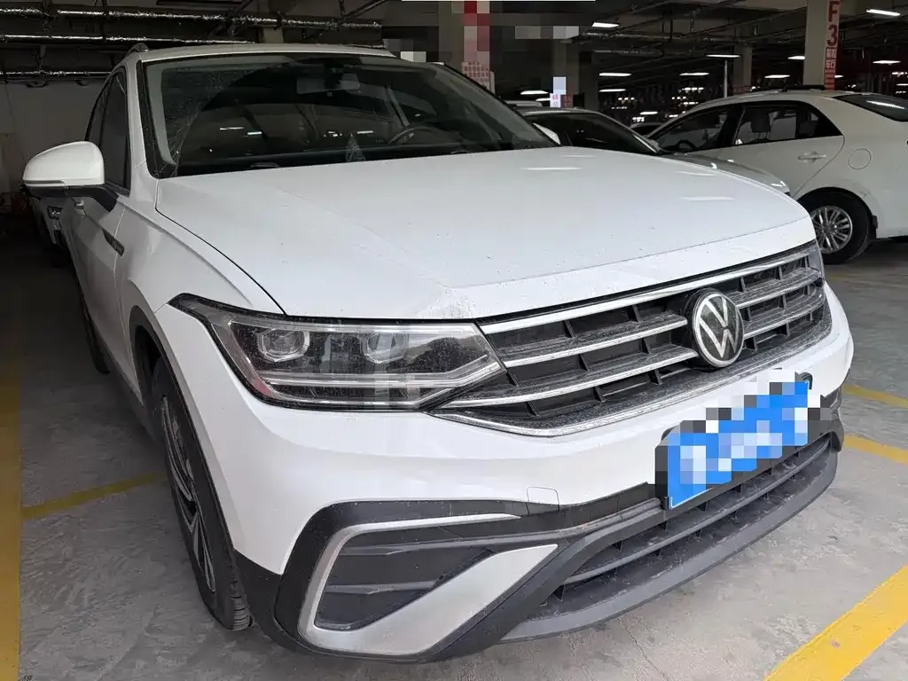 Volkswagen Tiguan L — фото 5