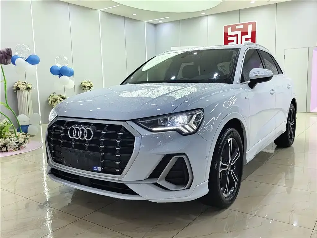 Audi Q3 — фото 1