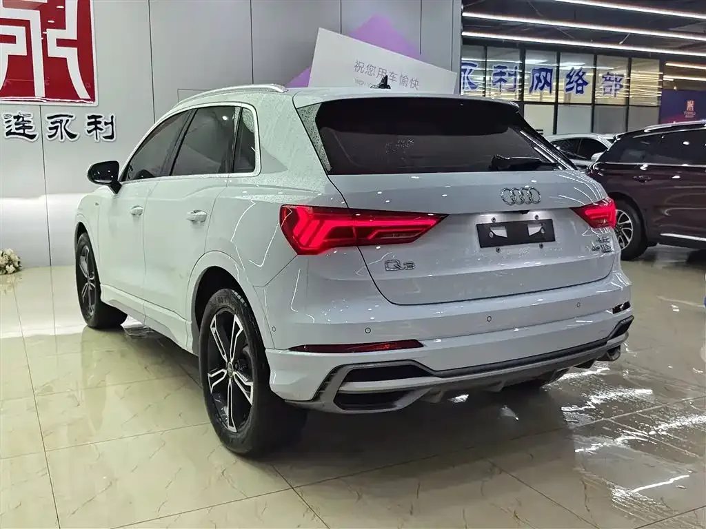 Audi Q3 — фото 10