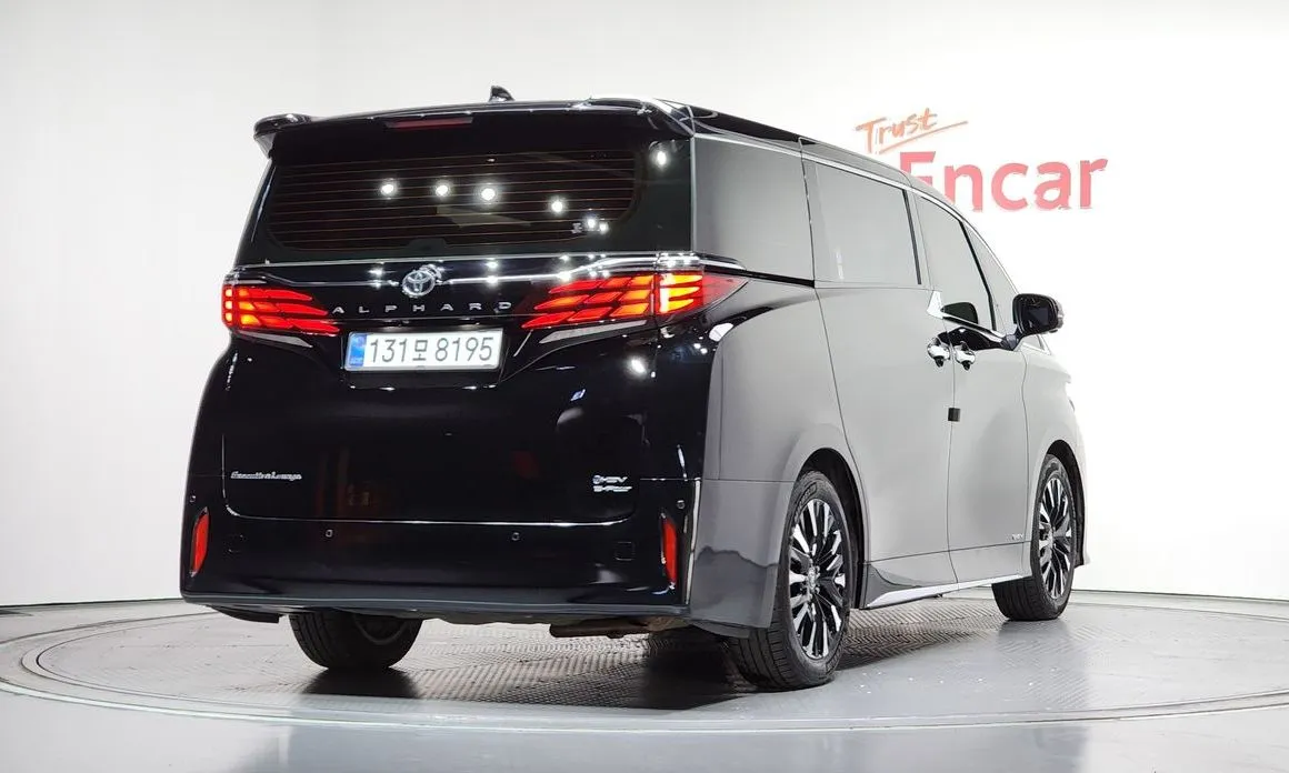 Toyota Alphard — фото 7