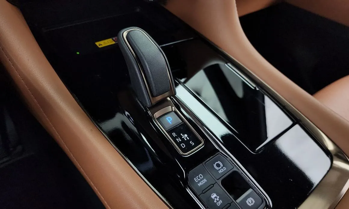 Toyota Alphard — фото 10