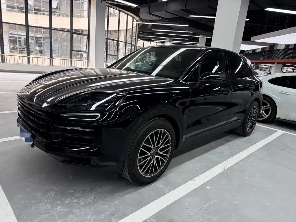 Porsche Cayenne — фото 1