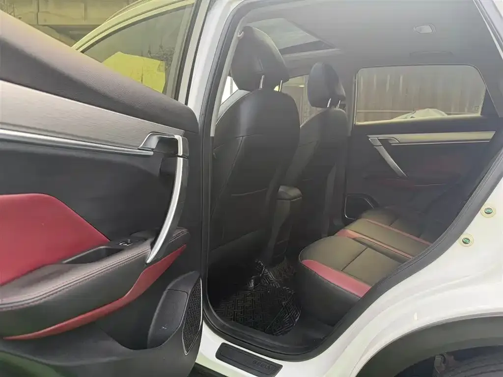 Geely Binyue 2022 из CN, фото 2