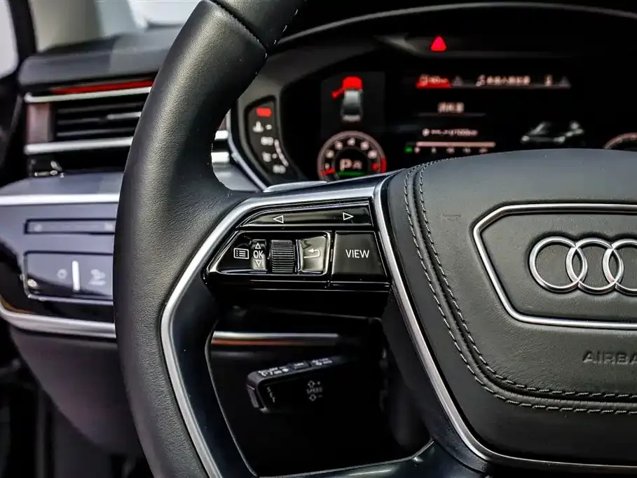 Audi A8 — фото 5