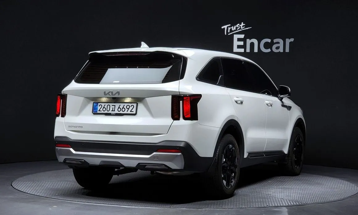 Kia Sorento — фото 8